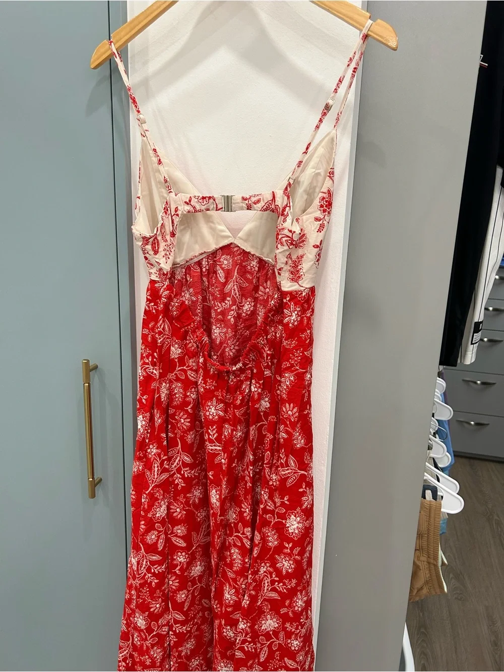Abercrombie & Fitch lightweight red
